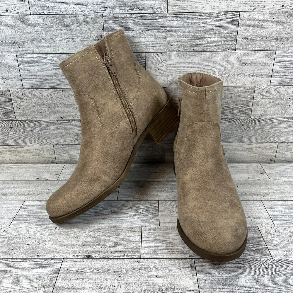 Frye And Co. Estreley Sand Stacked‎ Heel Booties Women Size 7M